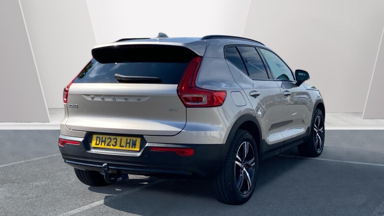 Volvo XC40 2.0 B3P Plus Dark 5dr Auto Petrol Estate